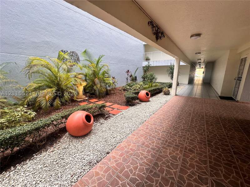 2 bedroom Condominium at 11715 SW 18th St 209, Florida 2001 Condo, Miami — photo 4