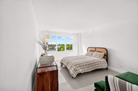 5600 Collins Avenue 6M, Miami Beach FL - photo 12 of 33