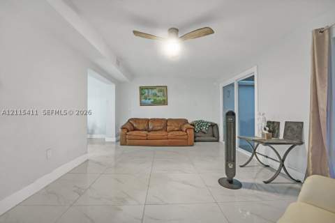 20302 NW 39th Ct, Miami Gardens FL - photo 9 of 32