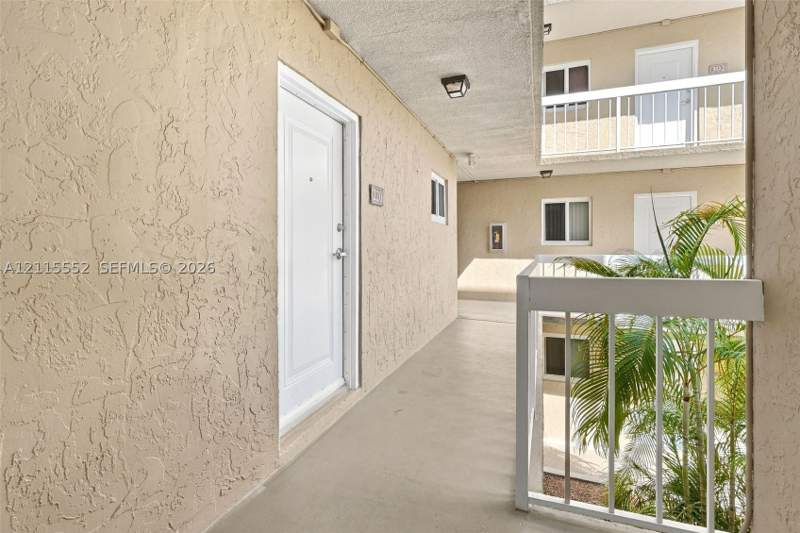 1 bedroom Condominium at 7805 Camino Real H-220, Village Of Kings Creek Co, Miami — photo 5