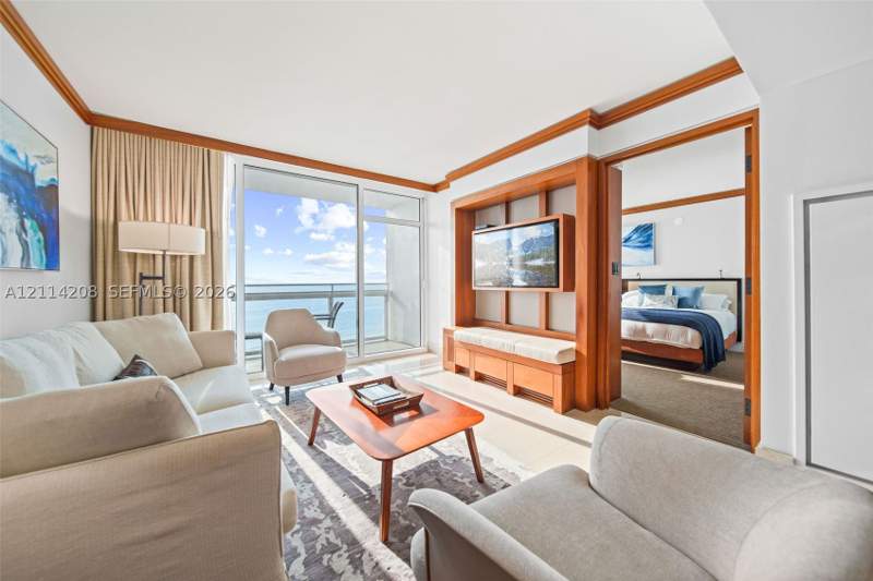 1 bedroom Condominium at 6801 Collins Ave 604, Central Carillon Beach Co, Miami Beach — photo 5