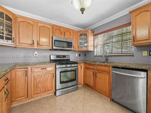13990 SW 161st Ter, Miami FL - photo 9 of 44