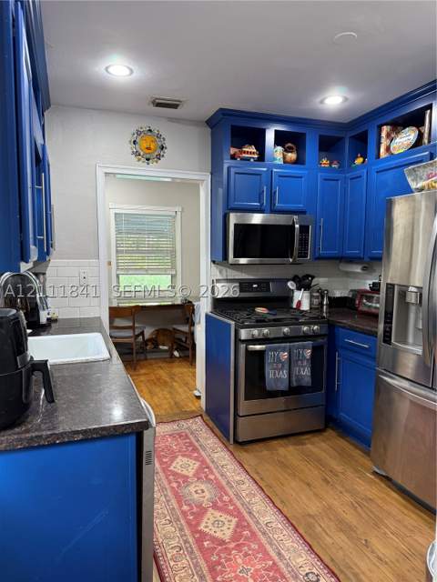 12015 NE 6th Ave, Biscayne Park FL - photo 8 of 19