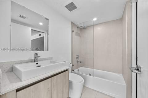 13800 Highland Dr 504, North Miami Beach FL - photo 15 of 38