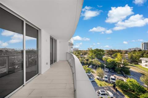 13800 Highland Dr 504, North Miami Beach FL - photo 24 of 38