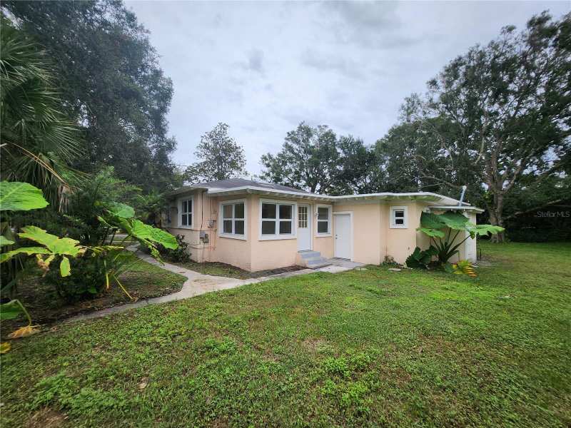 3 bedroom Single Family Residence at 486 Oak Street, Inwood Sub New Smyrna Beach, New Smyrna Beach — photo 1