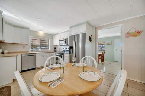 110 E Saint Lucia Loop, Apollo Beach FL - photo 10 of 39