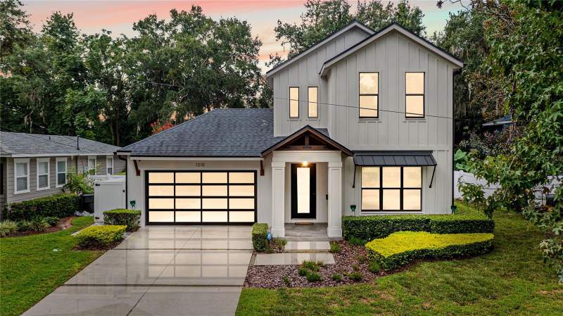 Edgewater Manor