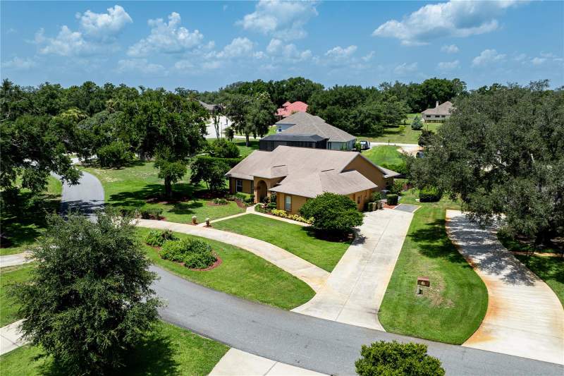 3 bedroom Single Family Residence at 34021 Park Lane, Green Tree Sub, Leesburg — photo 2