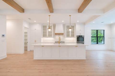 4608 W El Prado Boulevard, Tampa FL - photo 10 of 54