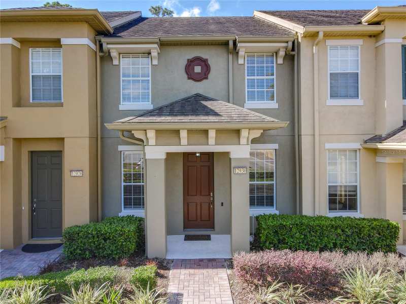 3 bedroom Townhouse at 12930 Vennetta Way, Lake Sawyer South Ph 3, Windermere — photo 1