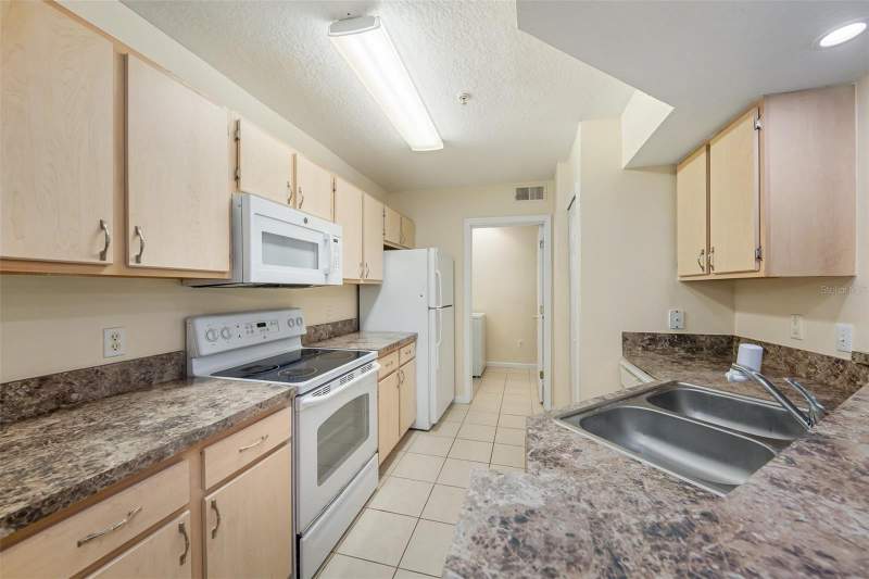 1 bedroom Condominium at 737 CREST PINES DRIVE #634, CREST/WATERFORD LAKES, ORLANDO — photo 4