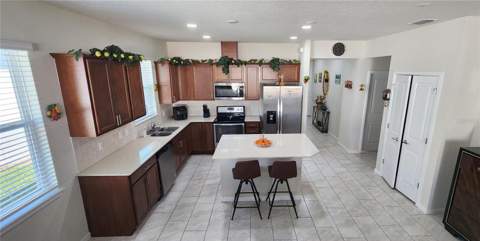 1823 Spring Shower Cir, Kissimmee FL - photo 6 of 38
