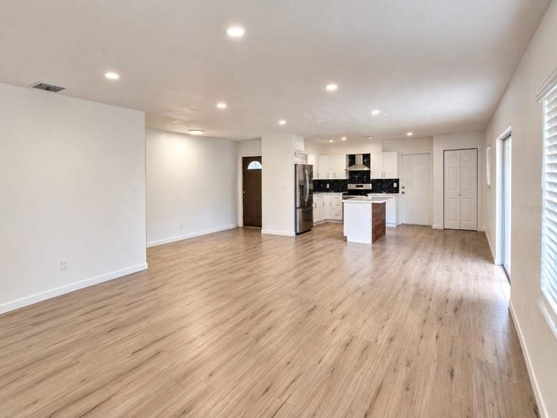 4 bedroom Single Family Residence at 4437 Dolphin Drive, Del Rio Estates Unit 10, Tampa — photo 3