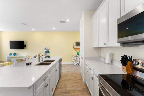 2939 Castaway Lane, Kissimmee FL - photo 11 of 44