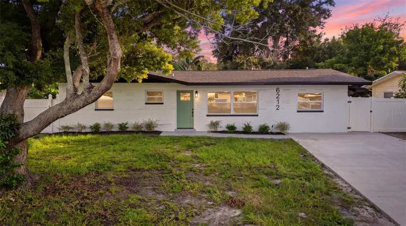 3 bedroom Single Family Residence at 6212 42 Avenue, Pinebrook Manor Blk 2, Lot 7, St Petersburg — photo 1