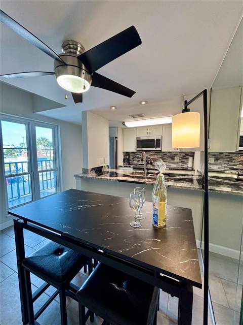 179 Medallion Boulevard #E, Madeira Beach FL - photo 7 of 36