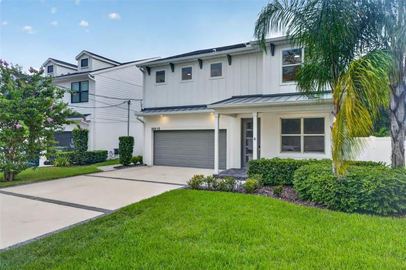 5 bedroom Single Family Residence at 5818 1/2 S 6th Street, Southside, Tampa — photo 3