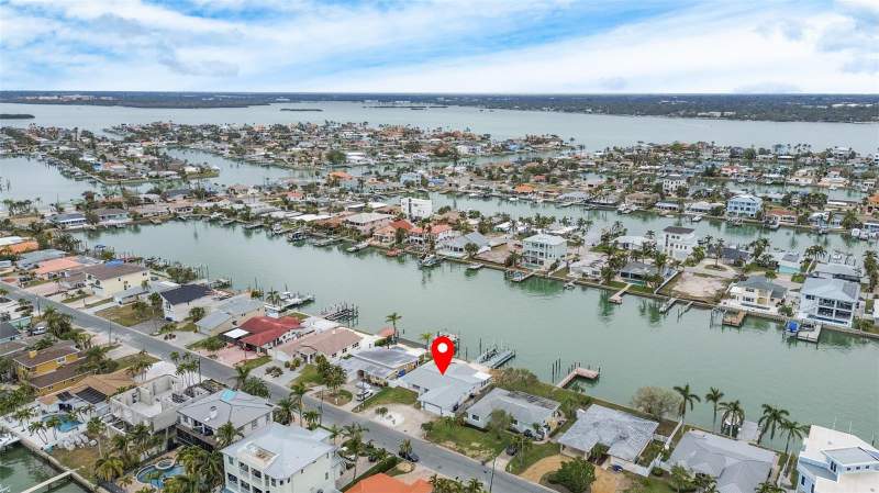 3 bedroom Single Family Residence at 11185 5TH STREET, ISLE OF PALMS 1ST ADD, TREASURE ISLAND — photo 4