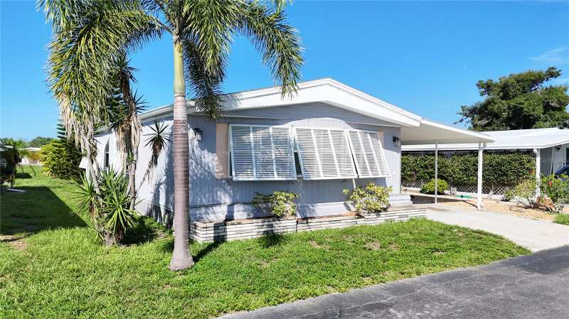 2 bedroom Manufactured Home at 3 S Buena Vista Avenue, Alameda Isles, Englewood — photo 1