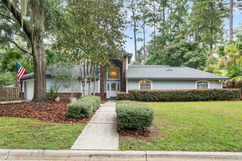 4 bedroom Single Family Residence at 2712 NW 29th Place, Royal Gardens Ph V, Gainesville — photo 1