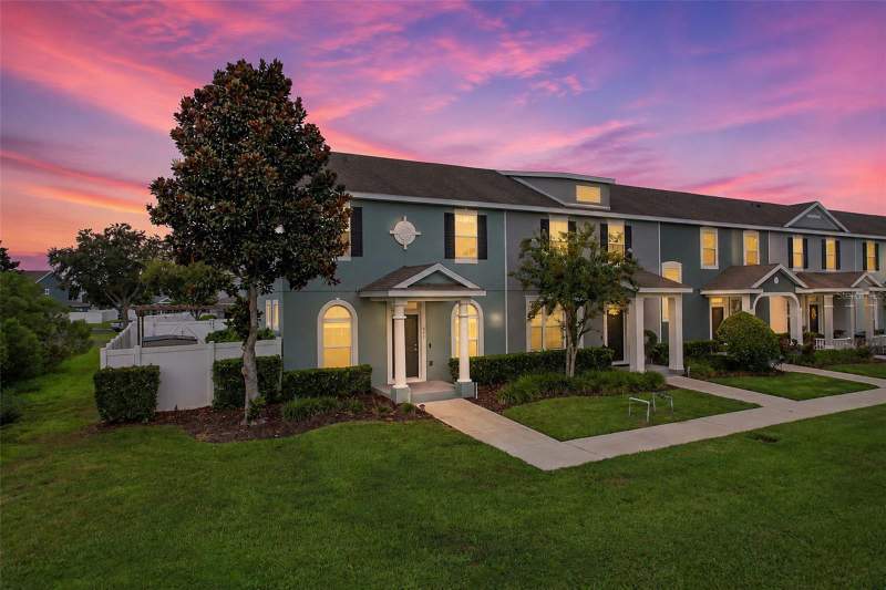 3 bedroom Townhouse at 611 TIGER BAY COURT, GROVELAND WATERSIDE POINTE PH 01, GROVELAND — photo 1