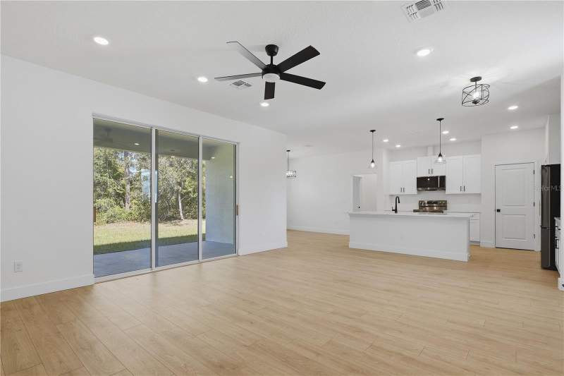 4 bedroom Single Family Residence at 50 Wheeling Lane, Pine Lakes, Palm Coast — photo 5