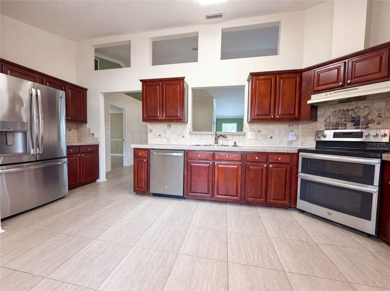 4 bedroom Single Family Residence at 944 NW 87th Drive, Eagle Point Cluster Ph 3, Gainesville — photo 2