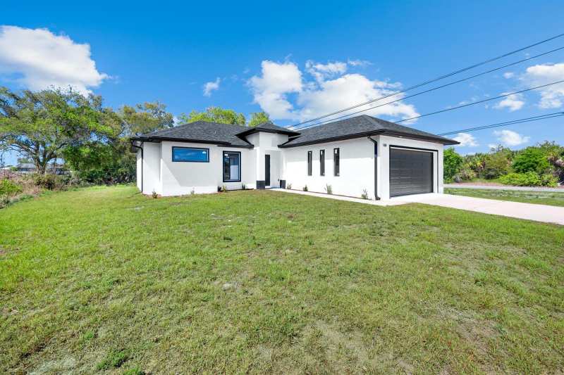 3 bedroom Single Family Residence at 100 Parish Drive, Mirror Lakes Unit 18, Lehigh Acres — photo 1