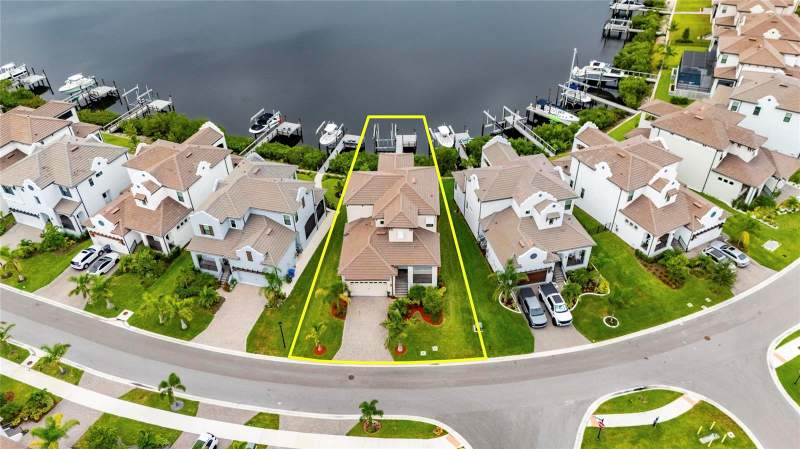 4 bedroom Single Family Residence at 1074 Seagrape Drive, Antigua Cove Ph 3B, Ruskin — photo 4