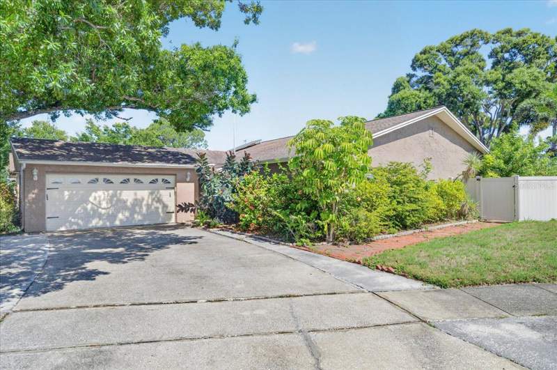 4 bedroom Single Family Residence at 10202 56th Street, Pine Haven II, Pinellas Park — photo 2