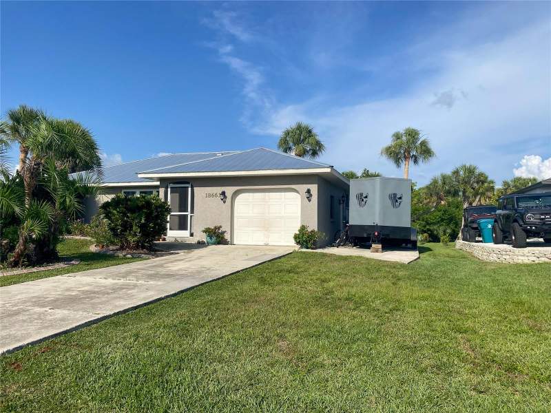 3 bedroom Single Family Residence at 18663 Macgill Avenue, Port Charlotte Sec 037, Port Charlotte — photo 5