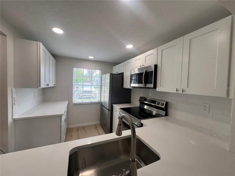 2 bedroom Condominium at 4223 Sheldon Place #23, Gardens Beacon Square, New Port Richey — photo 3