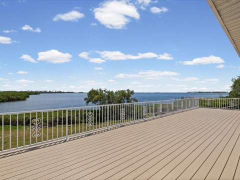 1647 Sea Breeze Drive, Tarpon Springs FL - photo 18 of 79