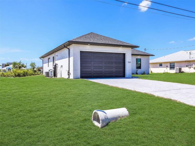 3 bedroom Single Family Residence at 1310 NW 11th Terrace, Cape Coral, Cape Coral — photo 4