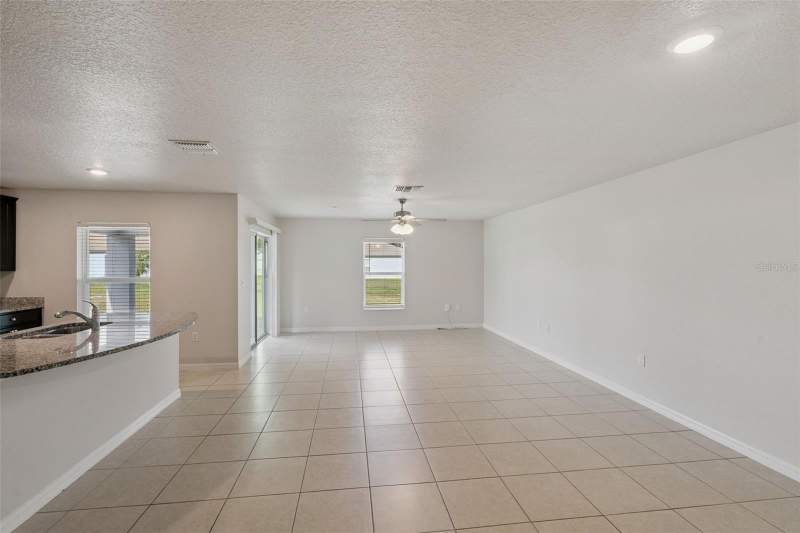 5 bedroom Single Family Residence at 1350 Brenway Drive, Lake Jackson Ridge, Mascotte — photo 3