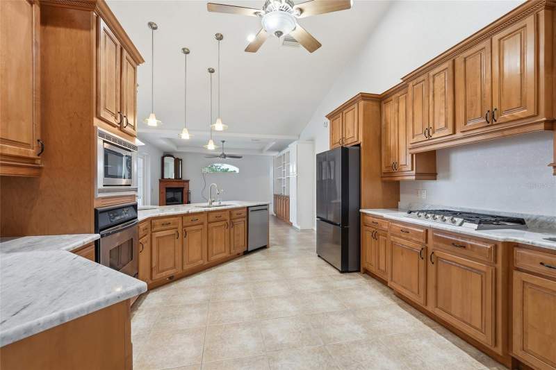 3 bedroom Single Family Residence at 470 Spring Lake Boulevard, Port Charlotte Sec 010, Port Charlotte — photo 2