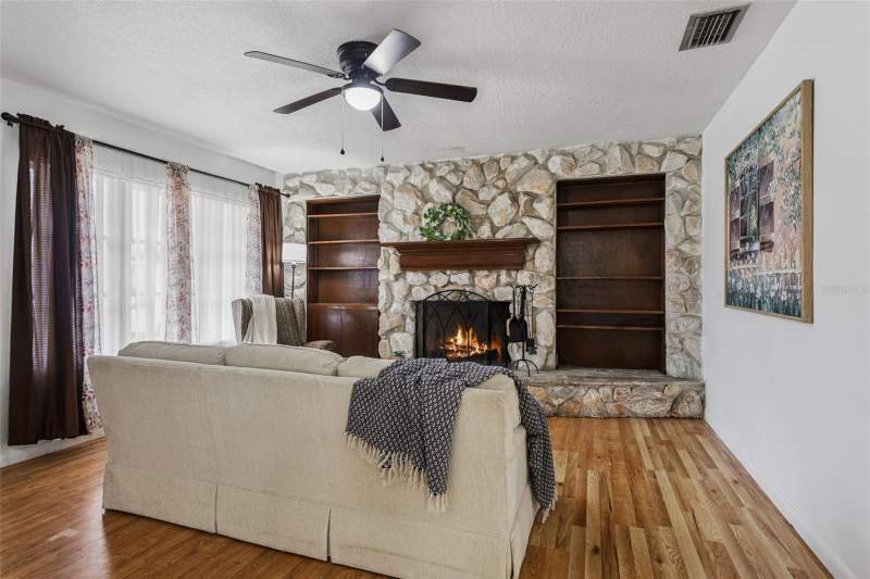 3 bedroom Single Family Residence at 8303 Temple Park Drive, Temple Park Unit 9, Tampa — photo 3