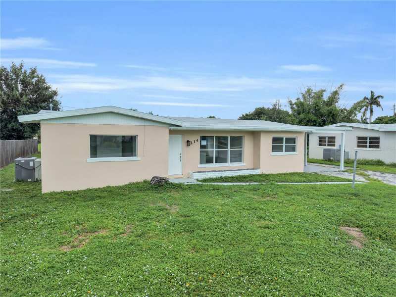 4 bedroom Single Family Residence at 214 W Grace Street, Punta Gorda, Punta Gorda — photo 1