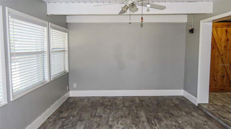 2 bedroom Single Family Residence at 1727 THAMES STREET, BLACKSHIRE ESTATES, CLEARWATER — photo 5