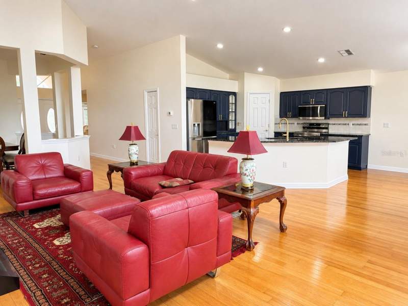 3 bedroom Single Family Residence at 12935 Pineforest Way, Pine Forest, Largo — photo 3