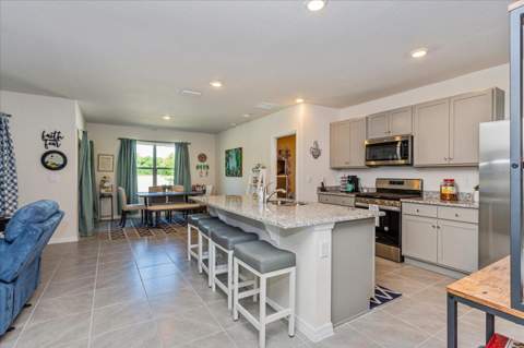 6358 Sanders Grove Circle, Okahumpka FL - photo 7 of 27