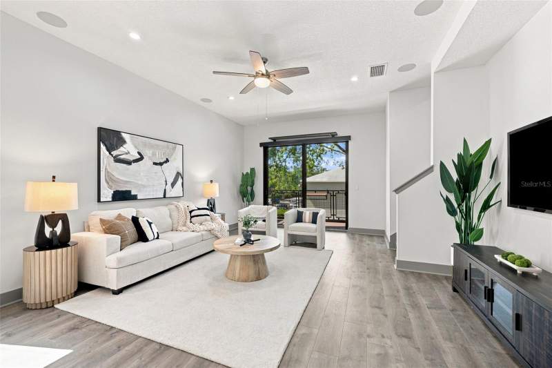 3 bedroom Townhouse at 4810 W McElroy Avenue #3, South Westshore Twnhms, Tampa — photo 5