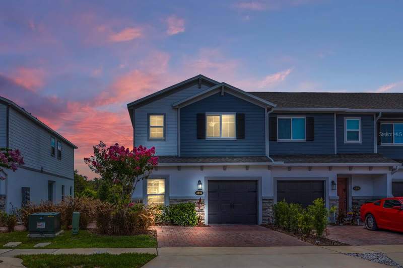 4 bedroom Townhouse at 4394 Campsite Loop, Tyson Ranch Twnhms, Orlando — photo 2