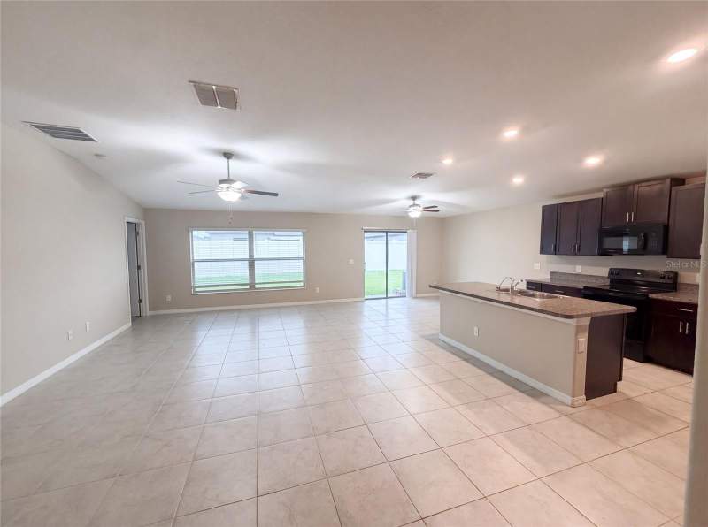 4 bedroom Single Family Residence at 39693 Harvest Creek Lane, Hidden River Ph 2, Zephyrhills — photo 4