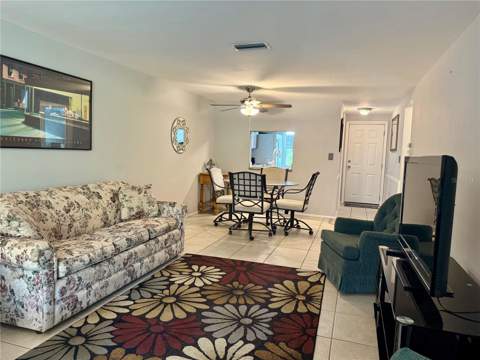 4303 Summersun Drive, New Port Richey FL - photo 8 of 39