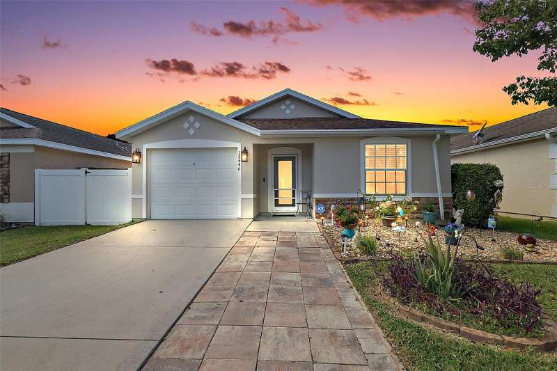 3 bedroom Single Family Residence at 12446 NE 52nd Loop, Villages Of Parkwood, Oxford — photo 1