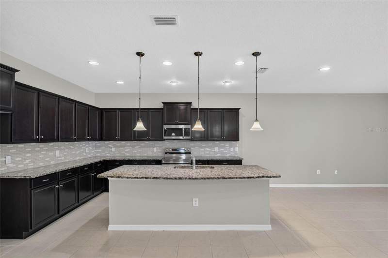 9 bedroom Single Family Residence at 8924 Bengal Court, Windsor At Westside Ph 2B, Kissimmee — photo 5