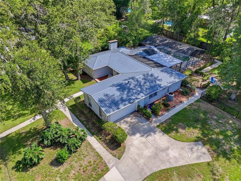4 bedroom Single Family Residence at 5609 NW 34th Street, Northwood Oaks, Gainesville — photo 2