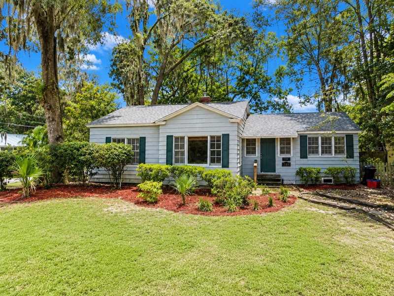 3 bedroom Single Family Residence at 745 NE 10th Avenue, Gainesville Elliott & Lengle Add, Gainesville — photo 1